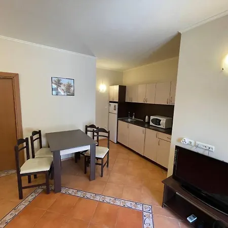 Villa Romana Elenite Apartments Apartment