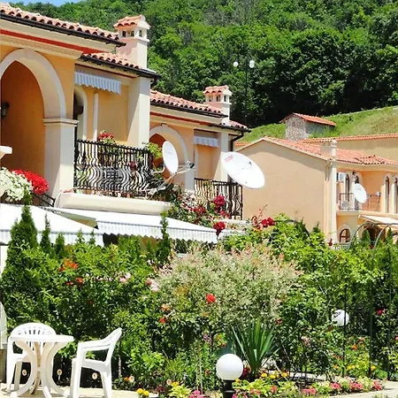 Villa Romana Elenite Apartments Apartment