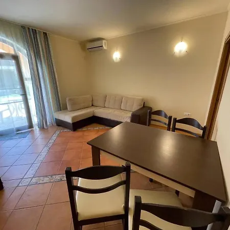 Villa Romana Elenite Apartments * سفيتي فلاس